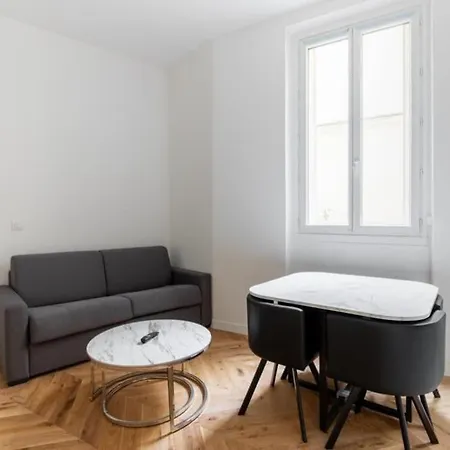Jouffroy D'abbans Batignolles Charming Studio 4p